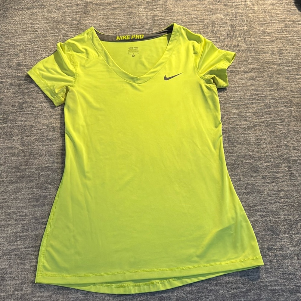 Womens Nike Pro Medium Shirt